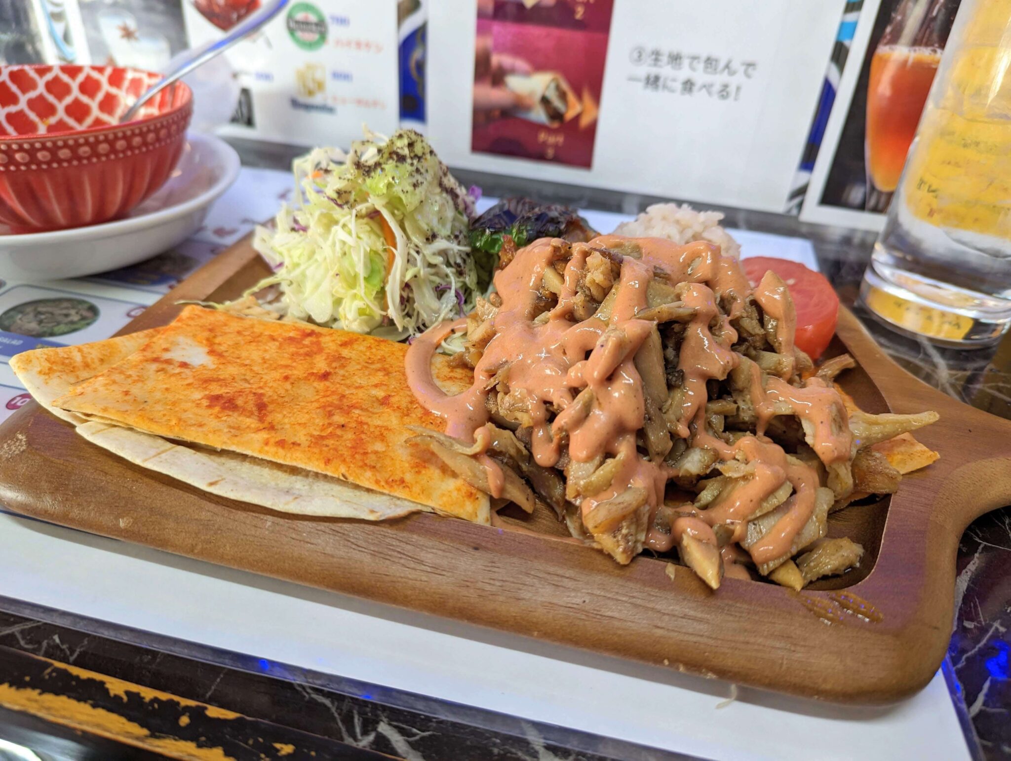 【渋谷】ケバブシェフ|ボリューム満点、肉も野菜も美味しいトルコ系ケバブ屋のケバブプレートを実食 | 東京のケバブ屋を一覧で紹介【東京ケバブ】